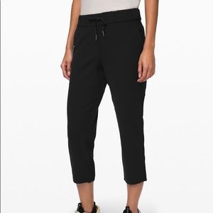 Lululemon On the Fly Woven 23” Crop